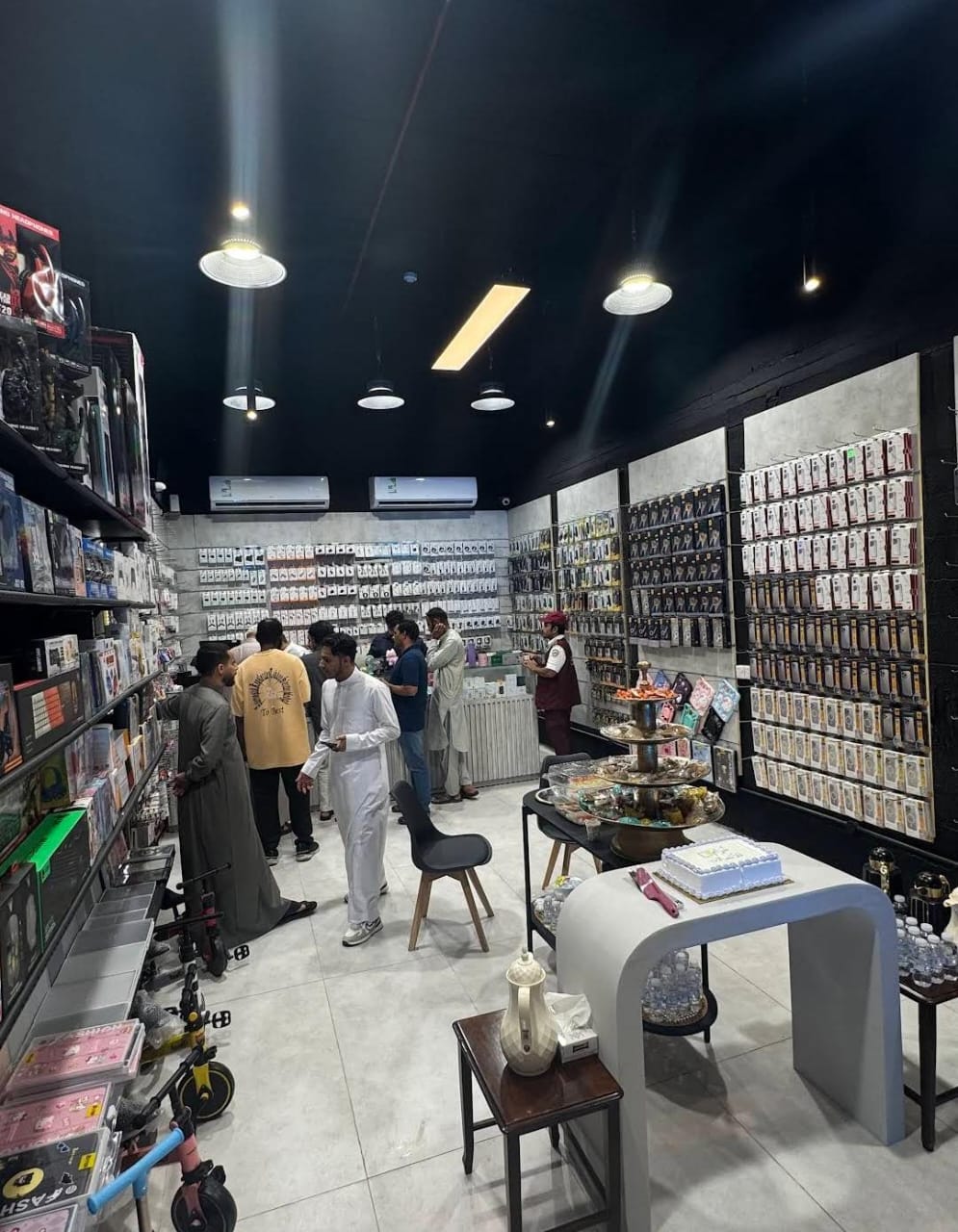 Cell phone accessory store خزام للاتصالات